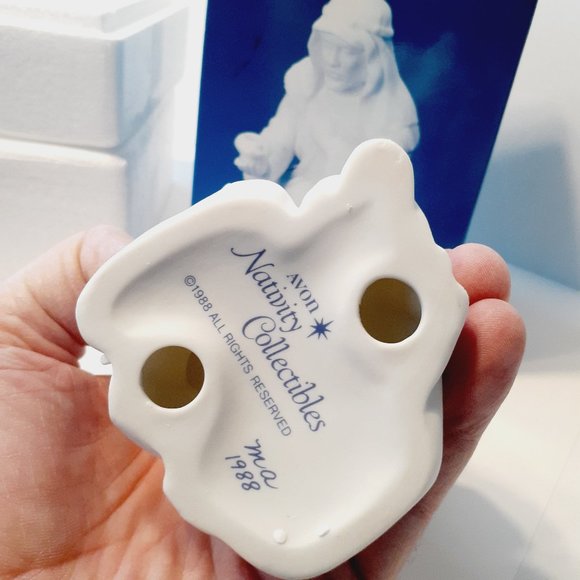 Vintage Avon Nativity Collectibles The Innkeeper 1988 Original Box - Picture 8 of 9